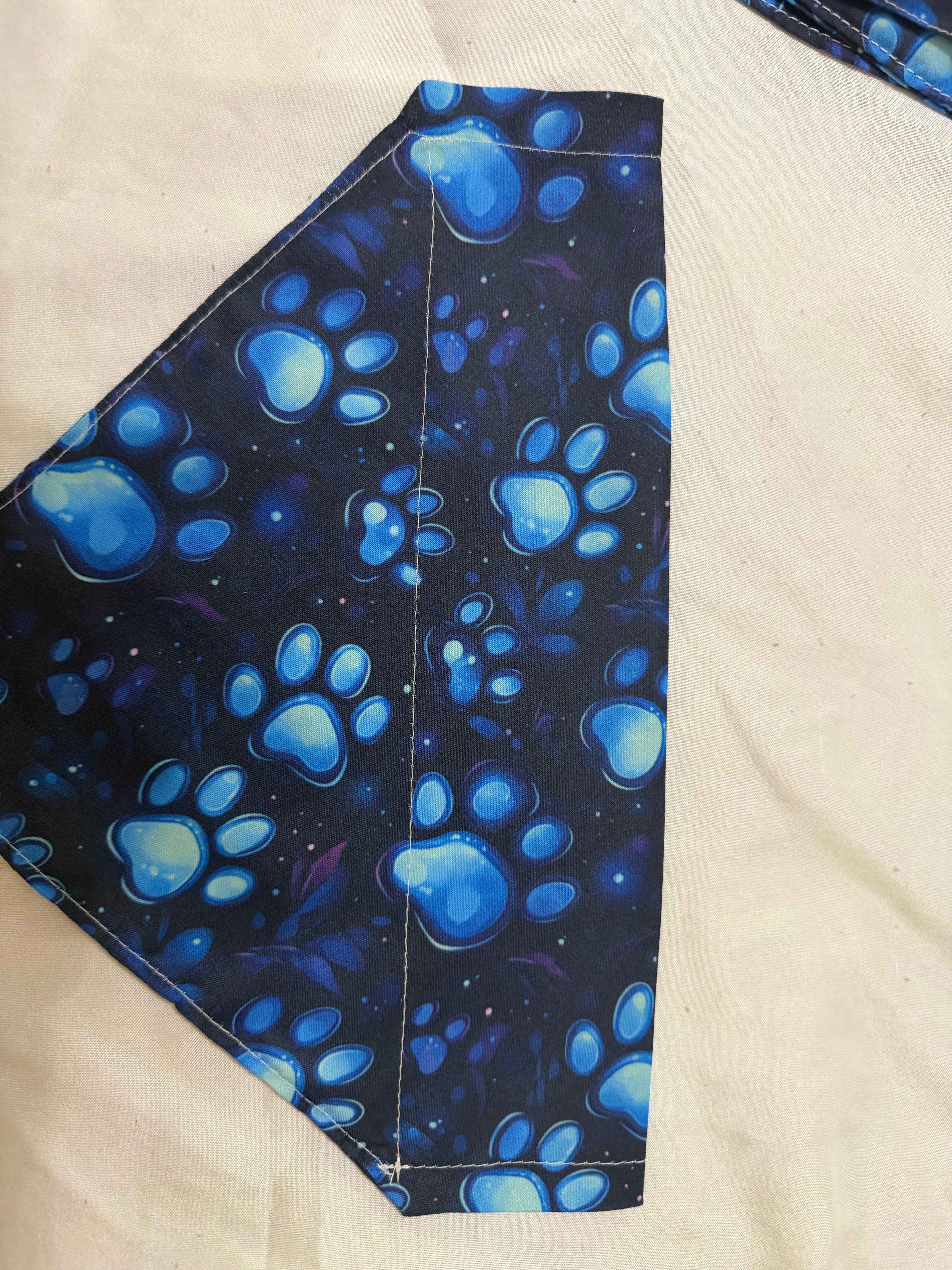 Blue Paw Print Pet Bandanna – KiMi's Kwilts & Krafts